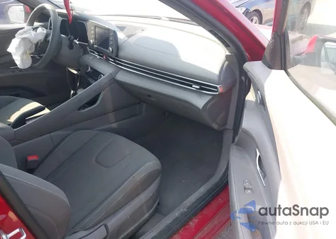 2021 Hyundai Elantra Sel z USA, uszkodzony, nr VIN KMHLM4AG5MU128166